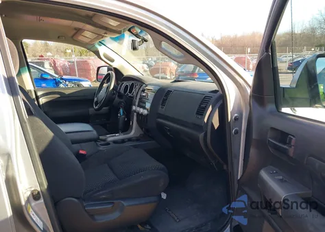 2013 Toyota Tundra Grade 5.7L V8 z USA, uszkodzony, nr VIN 5TFDW5F17DX294071